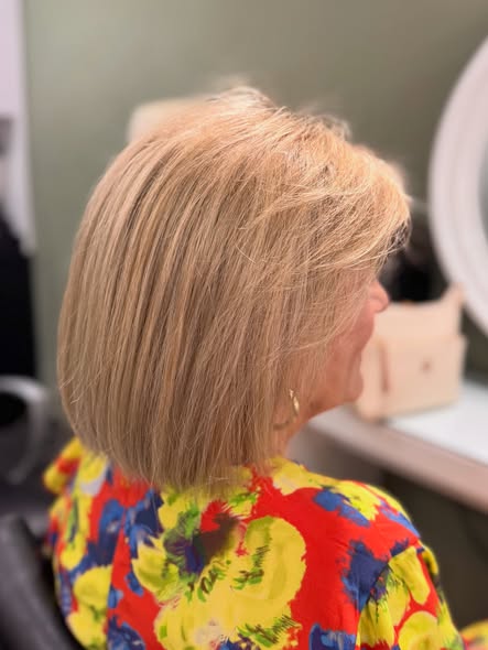 Corte bob loiro com volume